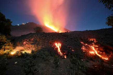 Guatemala: coulées de lave sur les flancs du volcan Pacaya | Histoires Naturelles | Scoop.it