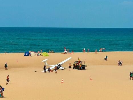 &laquo;&nbsp;Il est tomb&eacute; vraiment tr&egrave;s vite&nbsp;&raquo;&nbsp;: un ULM atterrit en urgence sur une plage des Landes, les d&eacute;mineurs interviennent | Landes - Conseils municipaux & communautaires | Scoop.it