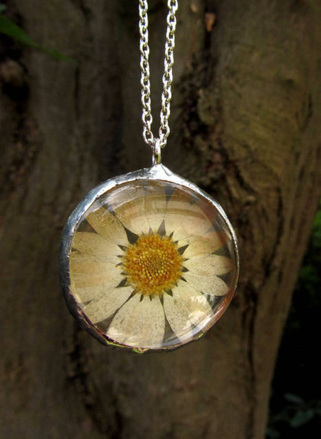 Natural Daisy Glass Necklace, bohemian, tiffany metod by ElaDecors | Fashion & Jewelry | Scoop.it