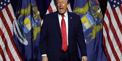 Trump gives middle finger to worker shouting 'pedophile protector' - Raw Story | Operation Phobos | Scoop.it