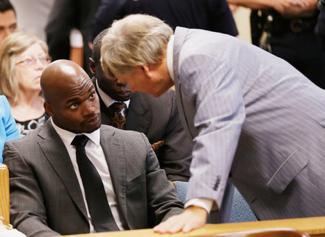 Adrian Peterson’s Hearing on Child Abuse Charge Is Delayed | Backstabber Watch | Scoop.it