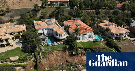 Photos show bluff crumbling towards ocean in landslide-stricken California enclave | California | The Guardian | Coastal Restoration | Scoop.it