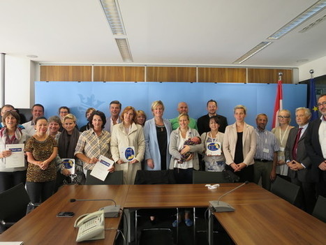 Francine Closener remet les labels "Bed+Bike" et "Eurewelcome" et présente le nouveau site eurewelcome.lu  | Luxembourg (Europe) | Scoop.it