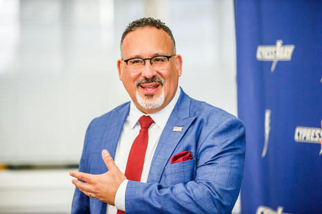 The ‘superpowers’ of Miguel Cardona | Benefits of Bilingualism | Scoop.it