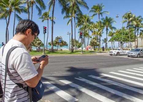 Honolulu Becomes First Major City to Ban Texting While Crossing the Street | Communications Major | Scoop.it