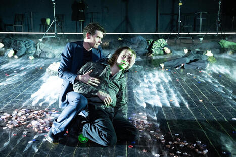 Le &laquo;&nbsp;Hamlet&nbsp;&raquo; en surr&eacute;gime d&rsquo;Ivo van&nbsp;Hove &agrave; l&rsquo;Od&eacute;on-Th&eacute;&acirc;tre de l&rsquo;Europe | Revue de presse th&eacute;&acirc;tre | Scoop.it