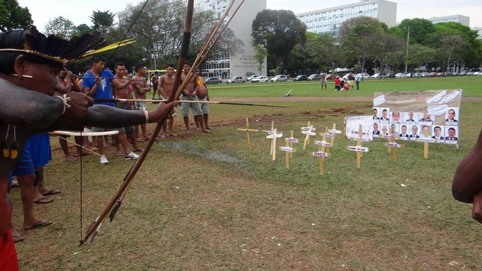 Brazil: 1500 Indigenous Peoples occupy the Esplanade of Ministries | real utopias | Scoop.it