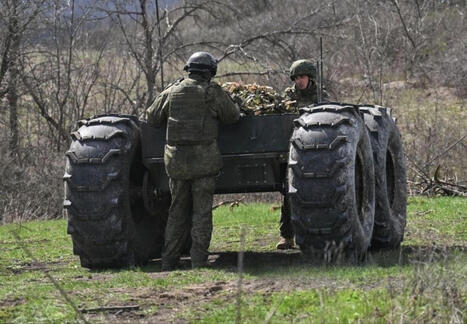 Giant Russian Chelnok robot spotted near front line | DEFENSE NEWS | Scoop.it