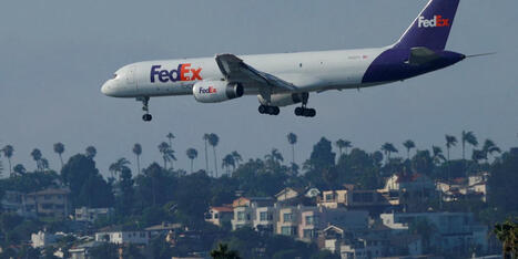 'There’s a lot happening': FedEx sees huge shipping declines amid Trump tariffs - Raw Story | Backstabber Watch | Scoop.it