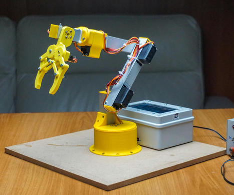 Arduino Robotic Arm Controlled by Touch Interface | Imagine Online International Education | Scoop.it