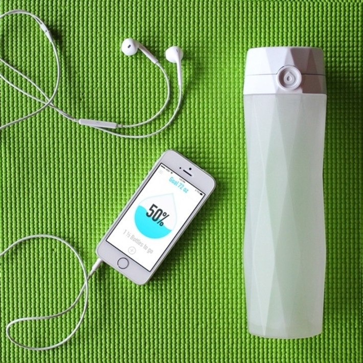 HidrateMe Smart Water Bottle helps you track your water intake for #quantifiedSelf junkies via @kickstarter | WHY IT MATTERS: Digital Transformation | Scoop.it