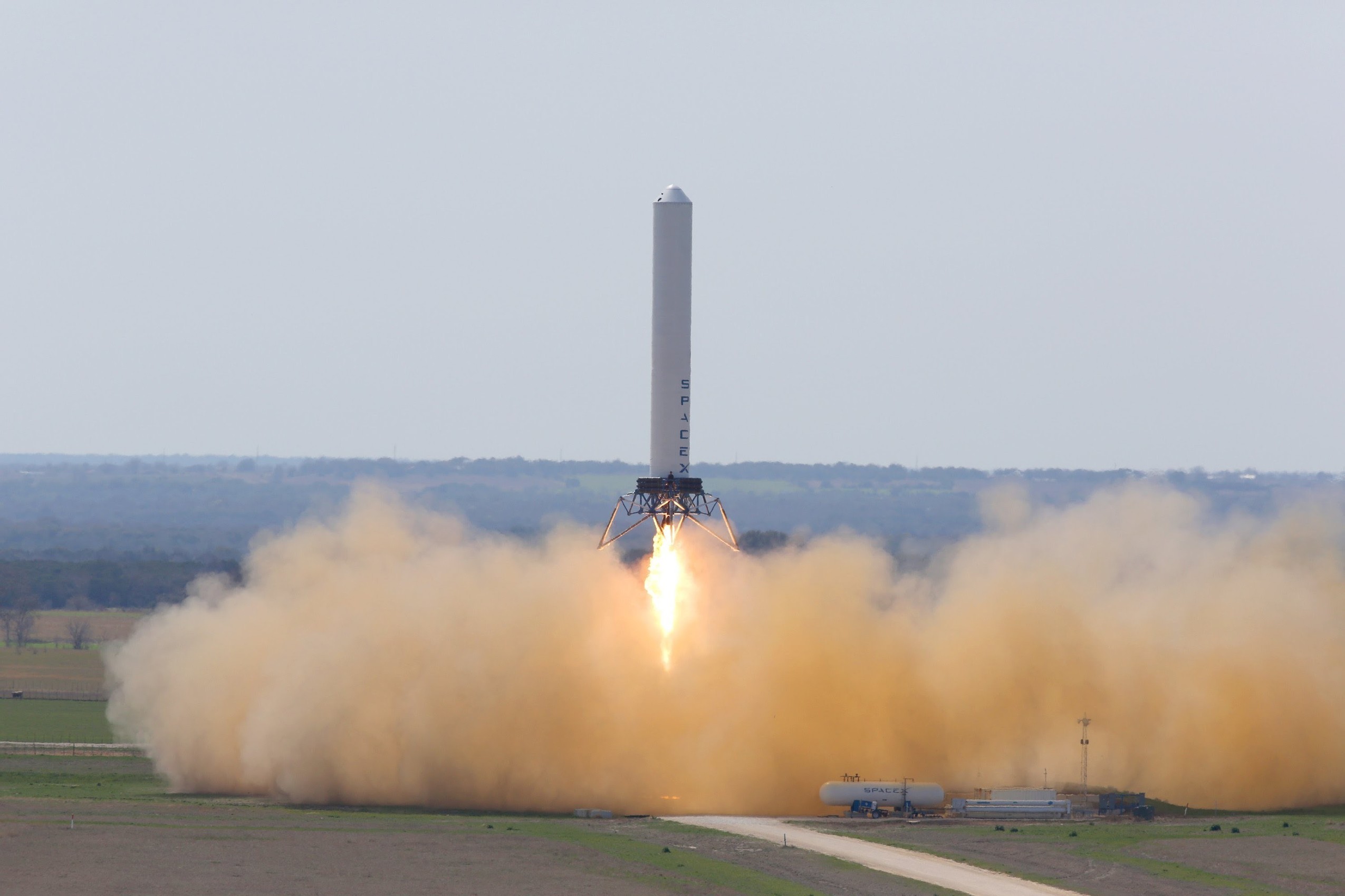 Первое использование ракет. Многоразовые ракеты SPACEX. SPACEX'S Falcon 9 Reusable Rocket. Grass Hopper ракета. Посадка ракеты.