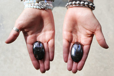 Get the Prosperity Energy Moving with Garnet  | Crystal Grids for Healing | Scoop.it