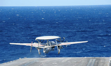 L’E-2D Hawkeye effectue ses premières manœuvres sur porte-avions | Newsletter navale | Scoop.it