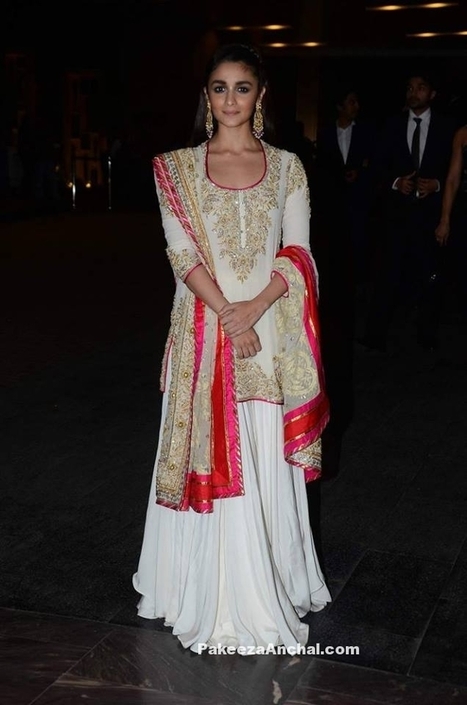 Alia Bhatt in Embroidery work Kurti & Plain Lehenga by Abu Jani Sandeep Khosla | Indian Fashion Updates | Scoop.it