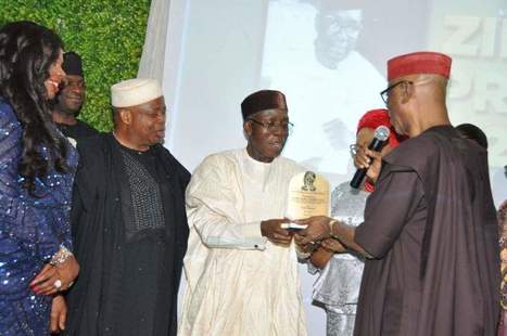 IN THE NEWS: Audu Ogbeh Receives The 2017 Zik Prize Leadership Award Honourable Minister of Agriculture and Rural Development, Chief Audu Ogbeh, OFR has been presented with the 2017 Zik Prize Leade... | Everyday Leadership | Scoop.it