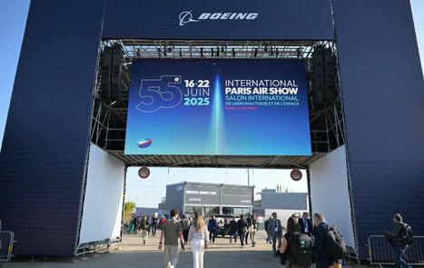 Des manifestants défilent contre le Bourget et le « business de la mort » | AERONAUTIQUE NEWS - AEROSPACE POINTOFVIEW - AVIONS - AIRCRAFT | Scoop.it