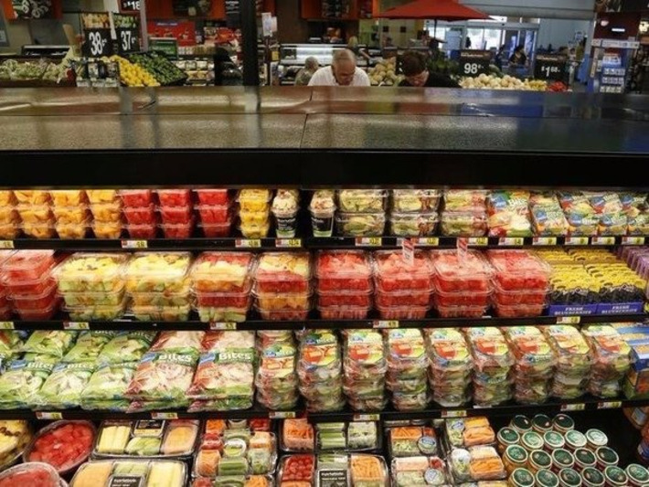 Wal-Mart's grocery business faces problems - Business Insider | Business Report - Making A Difference | Scoop.it