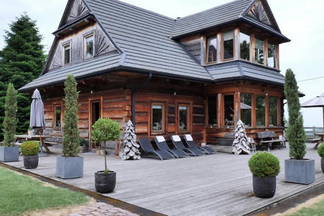 Vivre dans une datcha : ce couple de voyageurs a importé sa maison de Pologne - France 3 | Architecture, maisons bois & bioclimatiques | Scoop.it