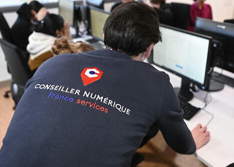 Conseillers numériques : "La coupe budgétaire va réduire à néant quatre ans d'investissements", alerte la CNSP | Compétences de base, illettrisme, illectronisme... | Scoop.it