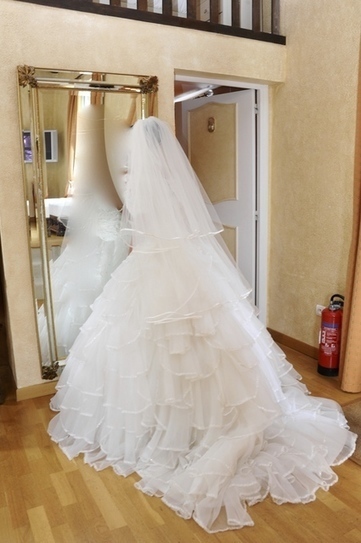 Magnifique Robe de mariée couture Ian Stuart  t.36/38 d'occasion - Alpes Maritimes | Robes de mariée d'occasion | Scoop.it