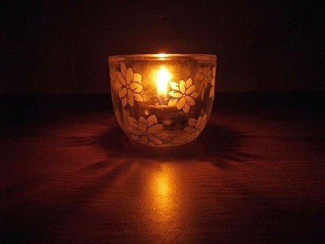 Fabriquer des lumignons blanc et or pour la f&ecirc;te des lumi&egrave;res 2014 | Nouvel an 2024, No&euml;l 2023, R&eacute;veillon, Assomption 2023, Chandeleur 2023, Epiphanie 2024, P&acirc;ques 2024, Mi-Car&ecirc;me 2024, Car&ecirc;me 2024 | Scoop.it