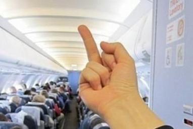 Tatiana Kozlenko, virée d’Aéroflot, pour un doigt d’honneur posté sur un réseau social | Mais n'importe quoi ! | Scoop.it