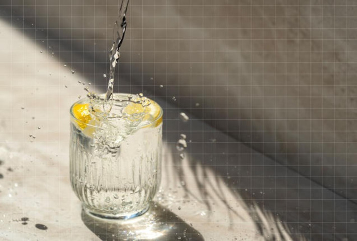 Microplastics and Forever Chemicals Are Everywhere, Including Your Water&mdash;This Clever Tool Helps Filter Them Out | The Health Report | Scoop.it