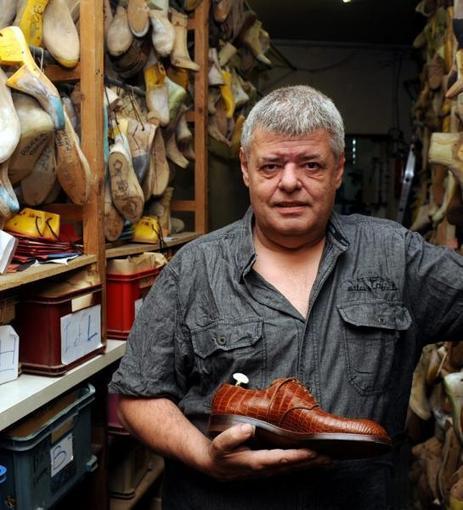 Patrick Solana, spécialisé dans la chaussure sur mesure | Métiers, emplois et formations dans la filière cuir | Scoop.it