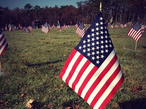 Volunteers Plant 57,000 Flags To Honor Vets At Mass. National Cemetery | Boston, you're my home | Scoop.it