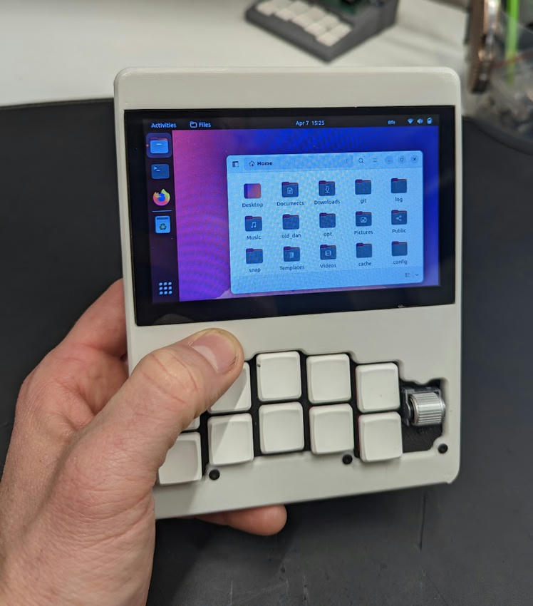 Welcome Chonky Pocket, the Raspberry Pi mini co...