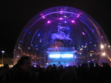 Jacques Rival: Louis XIV in a snowball | Art Installations, Sculpture, Contemporary Art | Scoop.it