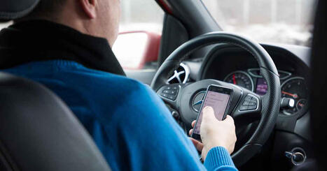 H&auml;lften av bilisterna k&ouml;r med mobilen i handen, trots f&ouml;rbudet | Inrikes | 1Uutiset - Lukemisen t&auml;hden | Scoop.it