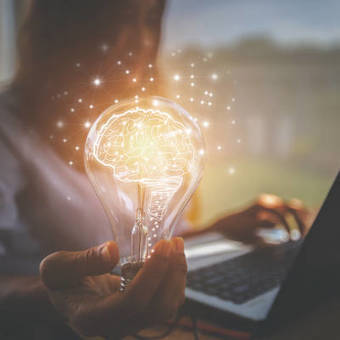 A lire - L'innovation dans la formation, recueil d'expériences d'Erasmus + | Formation : Innovations et EdTech | Scoop.it