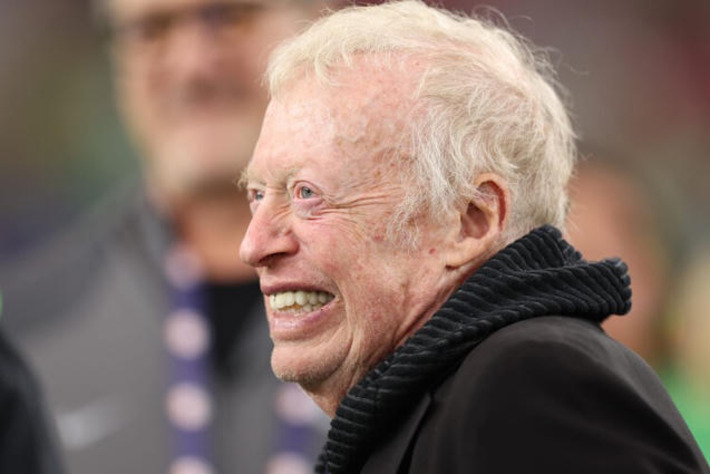 Nike cofounder Phil Knight tops 2025 donations with $2 billion gift | Philanthropy Report - Legacy From The Heart | Scoop.it