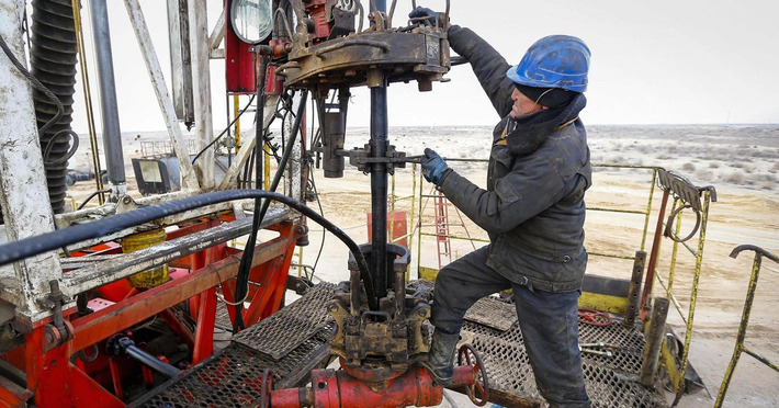 Brent hits $35; Russia says Saudis propose cut | Financial Markets Report  - Transforming Money Into Wealth | Scoop.it