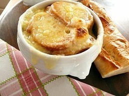 Recette de soupe gratin&eacute;e aux oignons &agrave; la lyonnaise | Nouvel an 2024, No&euml;l 2023, R&eacute;veillon, Assomption 2023, Chandeleur 2023, Epiphanie 2024, P&acirc;ques 2024, Mi-Car&ecirc;me 2024, Car&ecirc;me 2024 | Scoop.it