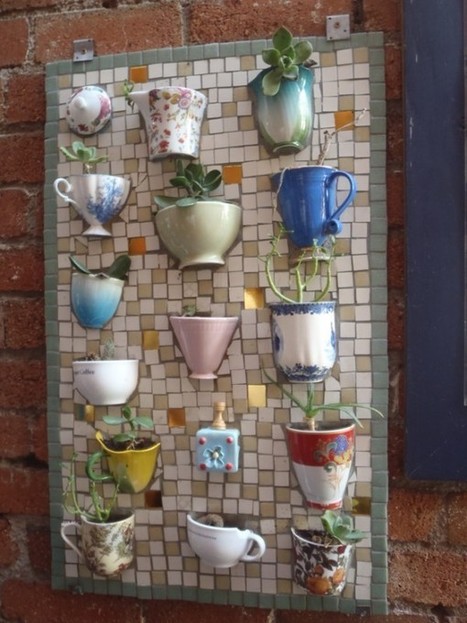 Teacups mosaic board | 1001 Gardens | 1001 Gardens ideas ! | Scoop.it