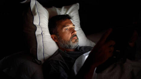 Common Habit After Dark Linked to 30% Higher Depression Risk, Study Finds | Grief & Bereavement Counseling | Scoop.it