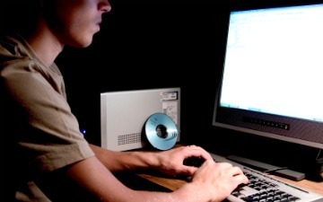 Hackers Allegedly Leak 1 Million Apple Device IDs | ICT Security-Sécurité PC et Internet | Scoop.it