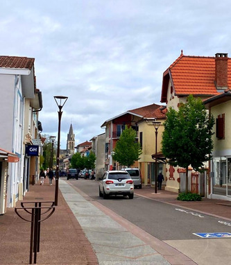 Aménagements du centre-ville de Soustons : des commerçants mécontents, la maire répond | Actus du jour - 6 mai 2025 | Scoop.it