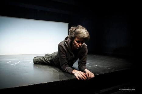 Juliette Plumecocq‐Mech dans Toute ma vie, j’ai fait des choses que je savais pas faire de Rémi De Vos | Revue de presse théâtre | Scoop.it