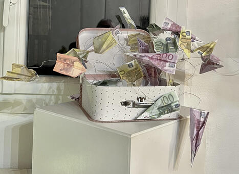 Valizka – French-British exhibition, Wela Gallery, Gasny, 2024 | Art Installations, Sculpture, Contemporary Art | Scoop.it