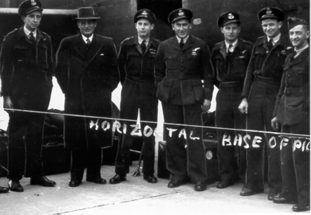 Australian PM Curtin with Bomber Command crew. | 460 Squadron - Bomber Command: 1942-45 | Scoop.it