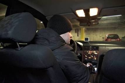 IL reportaasi: T&auml;llaisia ovat tosiel&auml;m&auml;n salapoliisit - "Kauniita naisiakin p&auml;&auml;see kohtaamaan" | 1Ei lakastunut lehti | Scoop.it