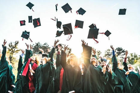 Degrees earned fall again, certificates on the rise | Educational Technology News | Scoop.it