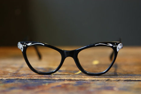 Cat Eye Glasses / 1950s Black Cats Eye Frames / by LesVintage | Antiques & Vintage Collectibles | Scoop.it