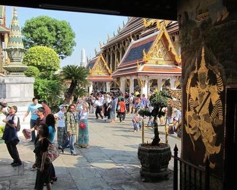 Another viral moment that makes Chinese tourists look bad - McClatchy Washington Bureau | Customer service in tourism | Scoop.it