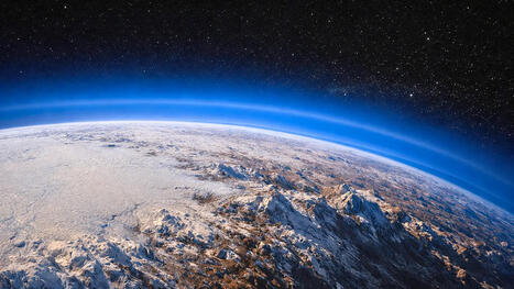 &Agrave; &ndash;203 &deg;C, Pluton est bien plus froide que pr&eacute;vu et sa brume bleue en est la cause, selon le t&eacute;lescope James Webb | Remembering tomorrow | Scoop.it