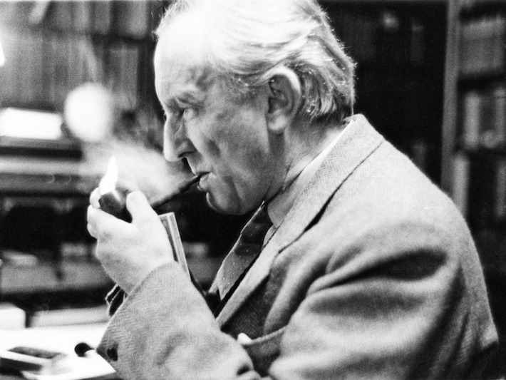 JRR Tolkien's translation of Beowulf to be published after 88 years | Nerdy Needs | Scoop.it